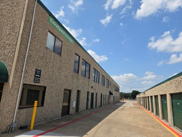 Facility photo: //images.sparefoot.com/medium/2407726904cd9d233a0.jpg