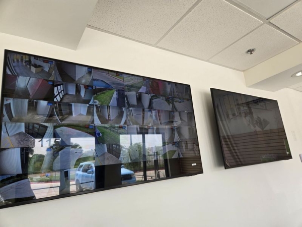 Facility photo: //images.sparefoot.com/medium/24086169037bca9acb2.jpg