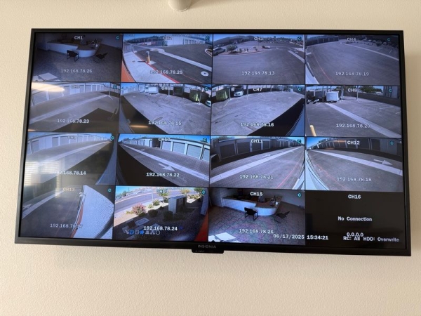 Facility photo: //images.sparefoot.com/medium/24131569039433c7a58.jpg