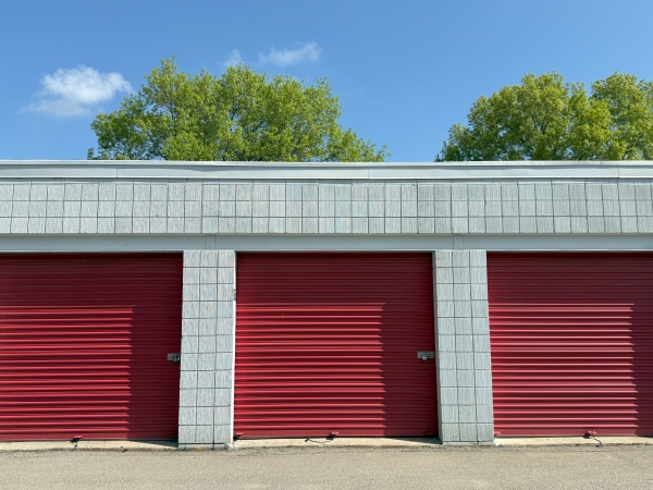 Facility photo: //images.sparefoot.com/medium/24140668d452807a662.jpg