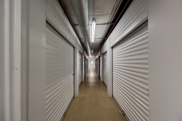 Facility photo: //images.sparefoot.com/medium/24141668dfe8ebc05a9.jpg