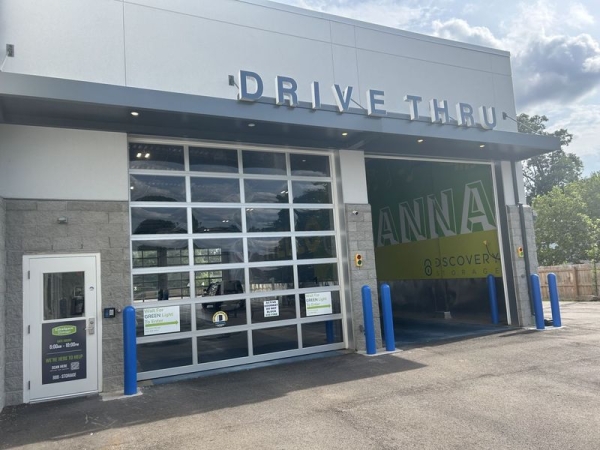 Facility photo: //images.sparefoot.com/medium/2415816902864fd49d8.jpg