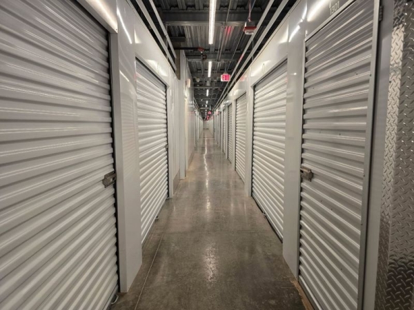 Facility photo: //images.sparefoot.com/medium/24158169028650941aa.jpg