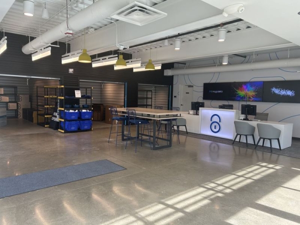 Facility photo: //images.sparefoot.com/medium/241581690286522685e.jpg