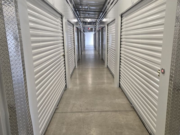 Facility photo: //images.sparefoot.com/medium/241582690286c858e43.jpg