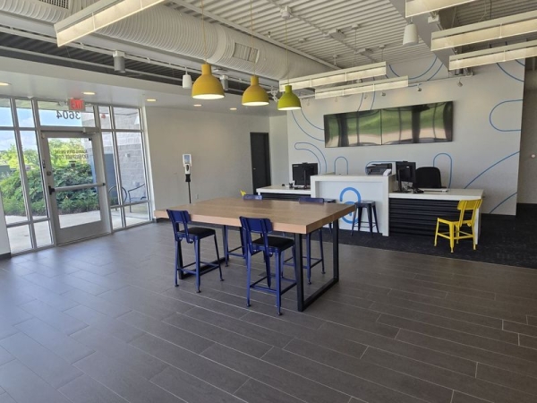 Facility photo: //images.sparefoot.com/medium/241582690286c98f4a0.jpg