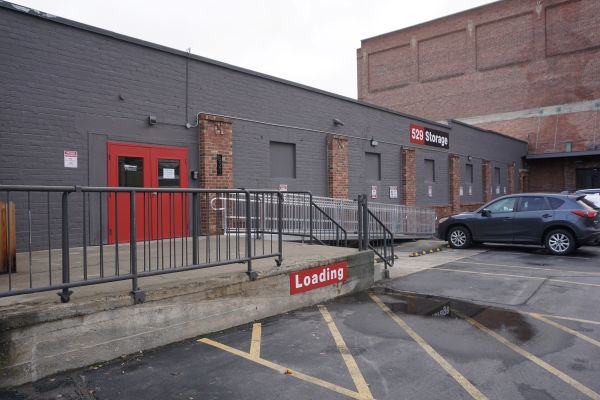 Facility photo: //images.sparefoot.com/medium/24159268f9644ec6a54.jpg