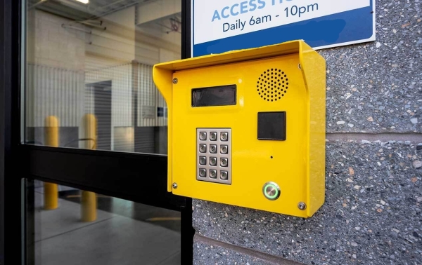 Facility photo: //images.sparefoot.com/medium/24165168ee700ee9a84.jpg