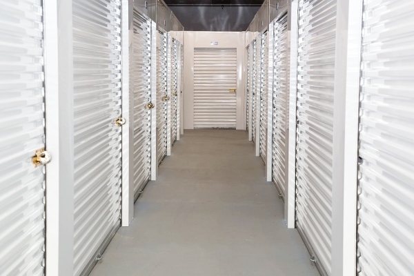 Facility photo: //images.sparefoot.com/medium/24167068b8073c2a53b.jpg