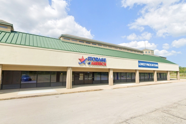 Facility photo: //images.sparefoot.com/medium/24167068b8073fafd84.jpg