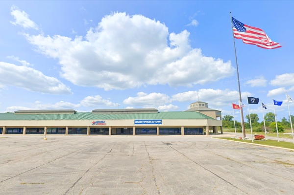 Facility photo: //images.sparefoot.com/medium/24167068b80740e4e11.jpg