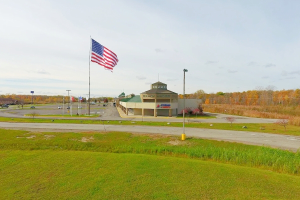 Facility photo: //images.sparefoot.com/medium/24167068b8074218395.jpg