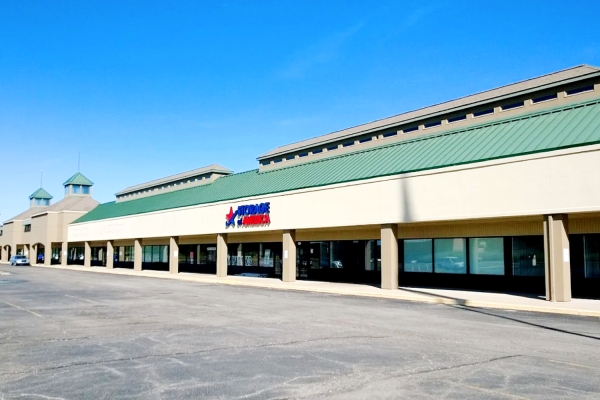 Facility photo: //images.sparefoot.com/medium/24167068b807430c0a8.jpg