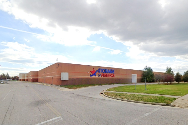 Facility photo: //images.sparefoot.com/medium/24167168b80ab35a6b8.jpg