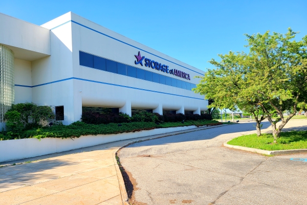 Facility photo: //images.sparefoot.com/medium/24168568b7ef73d51ec.jpg