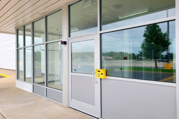 Facility photo: //images.sparefoot.com/medium/24172668b8095ea48b6.jpg