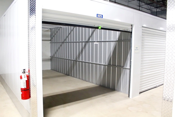 Facility photo: //images.sparefoot.com/medium/24172868b7f013ed3c6.jpg