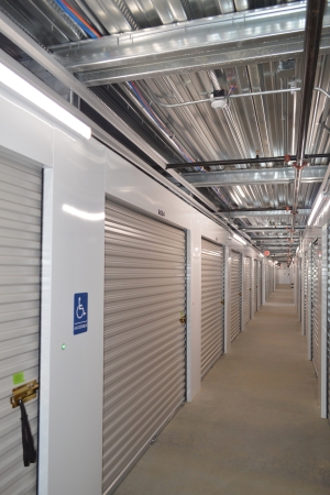 Facility photo: //images.sparefoot.com/medium/24188968f647df945fb.jpg