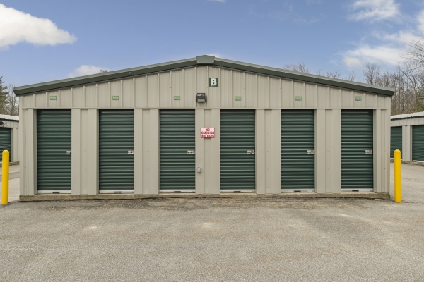 Facility photo: //images.sparefoot.com/medium/24192068eecc45504dd.jpg