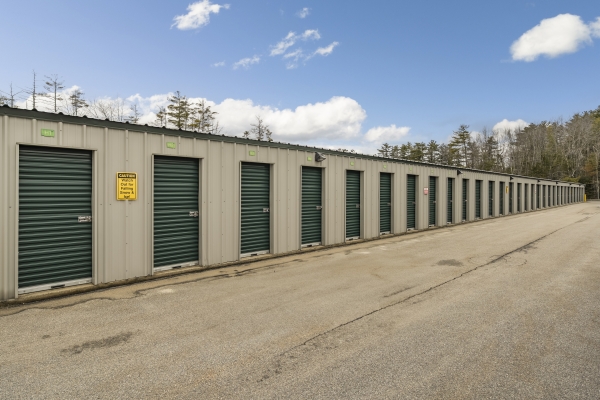 Facility photo: //images.sparefoot.com/medium/24192068eeccd774c1a.jpg