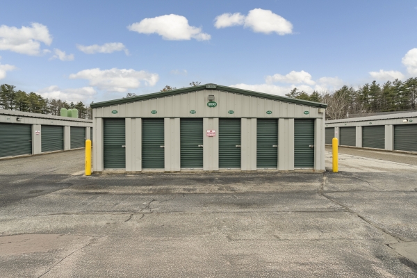 Facility photo: //images.sparefoot.com/medium/24192168eec8952460e.jpg