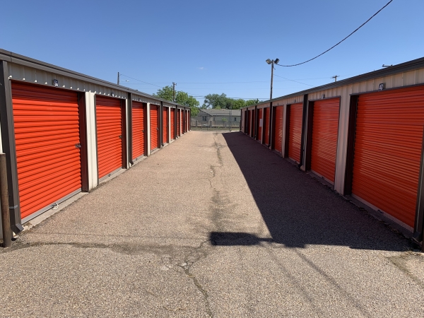 Facility photo: //images.sparefoot.com/medium/24192268add0469ac12.jpeg