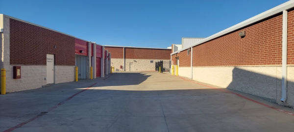 Facility photo: //images.sparefoot.com/medium/24214968c8abc938794.jpg