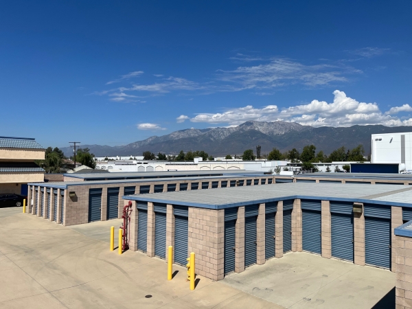 Facility photo: //images.sparefoot.com/medium/24220168dad56305631.jpg