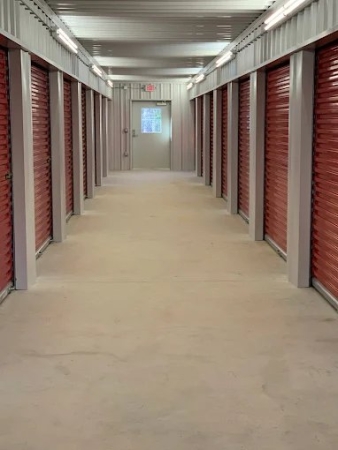 Facility photo: //images.sparefoot.com/medium/24222968ddb0e14b0c2.jpg