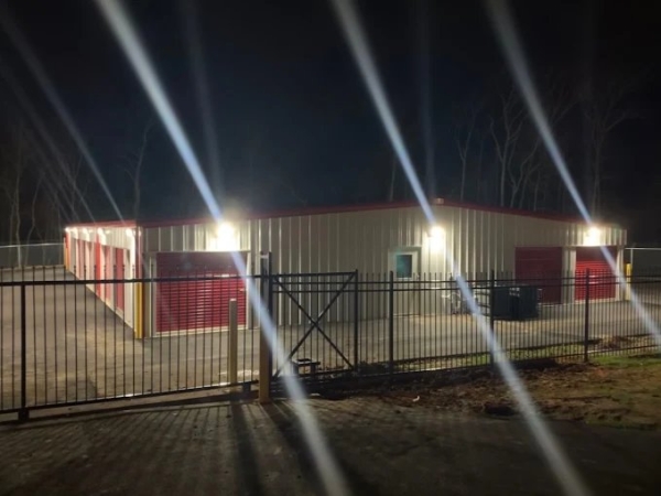 Facility photo: //images.sparefoot.com/medium/24222968ddb0e1c5d50.jpg