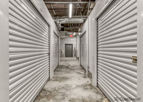 Facility photo: //images.sparefoot.com/medium/24225569fc4da3ad9b0.jpg