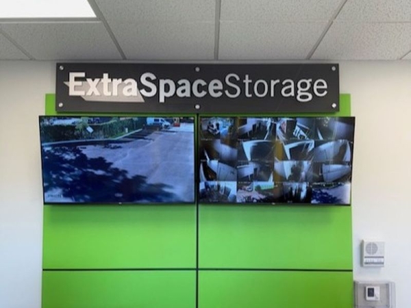 Facility photo: //images.sparefoot.com/medium/2423086904fe925d7aa.jpg