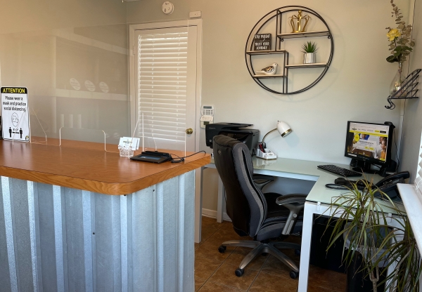 Facility photo: //images.sparefoot.com/medium/24237868d581a57f12a.jpeg