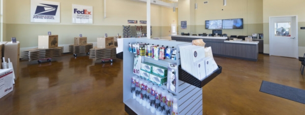 Facility photo: //images.sparefoot.com/medium/24237968d582cf1208e.jpg