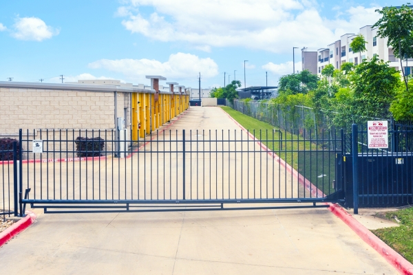 Facility photo: //images.sparefoot.com/medium/24237968d582d164d89.jpg