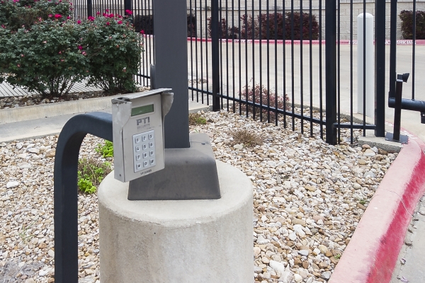 Facility photo: //images.sparefoot.com/medium/24237968d582d7b9ca3.jpg