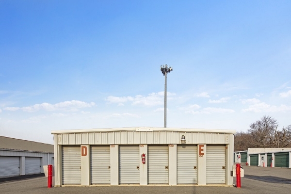 Facility photo: //images.sparefoot.com/medium/24238868d586e3eba46.jpg