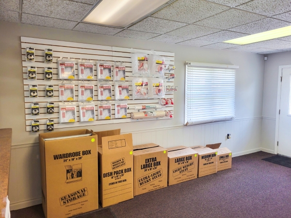 Facility photo: //images.sparefoot.com/medium/24242268dab39c434c5.jpg