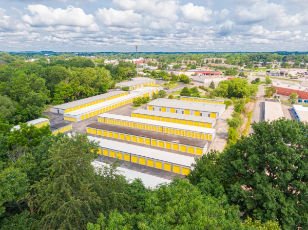 Facility photo: //images.sparefoot.com/medium/24243668dc037a64008.jpg