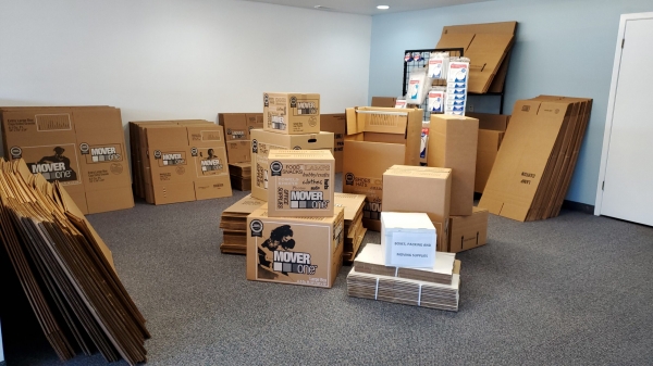 Facility photo: //images.sparefoot.com/medium/24243968dc316c450de.jpg