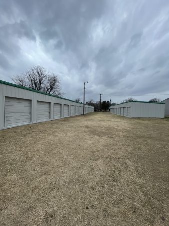 Facility photo: //images.sparefoot.com/medium/24244768ddb5b87080d.jpg