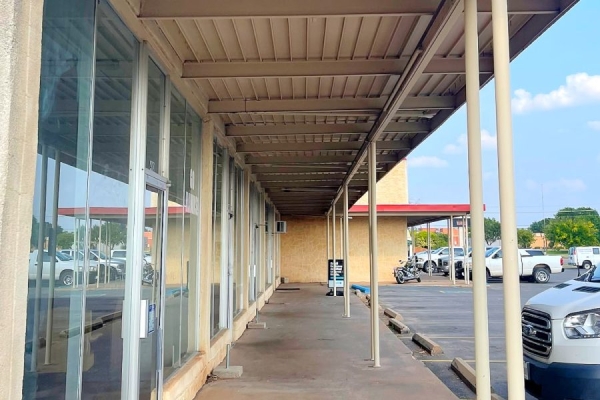 Facility photo: //images.sparefoot.com/medium/24245868dee5db820d8.jpg