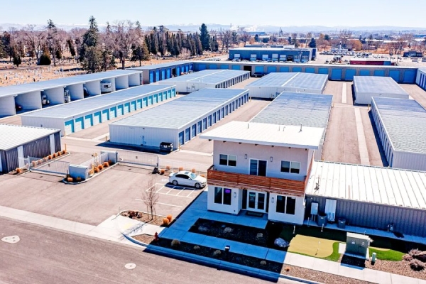 Facility photo: //images.sparefoot.com/medium/24251868e80700c5048.jpg