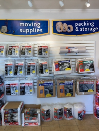 Facility photo: //images.sparefoot.com/medium/24280568ff7c010bf57.jpg