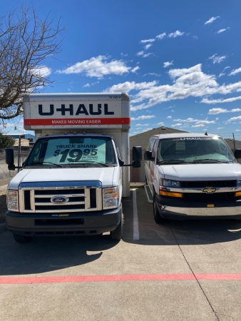 Facility photo: //images.sparefoot.com/medium/24280568ff7c046a987.jpg