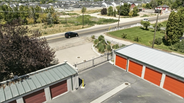 Facility photo: //images.sparefoot.com/medium/24280868ffbbc0592a6.jpg