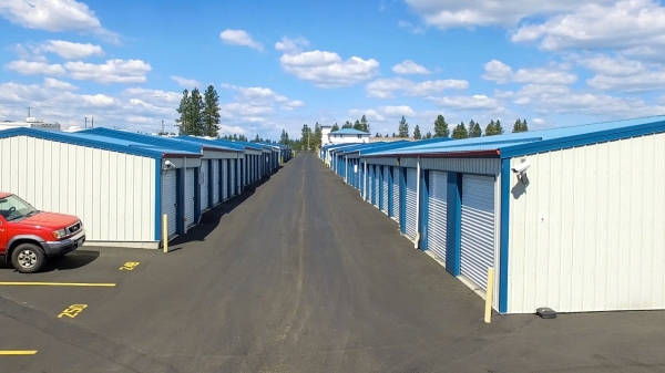 Facility photo: //images.sparefoot.com/medium/24281868ff7f0b4403c.jpg