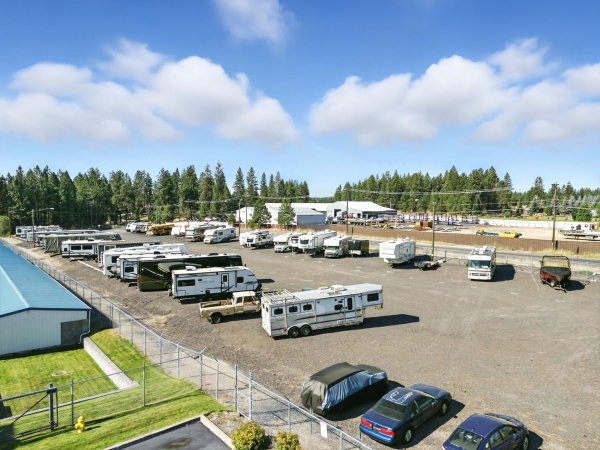 Facility photo: //images.sparefoot.com/medium/24281868ffb6d2c5f55.jpg