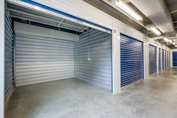 Facility photo: //images.sparefoot.com/medium/24281968ff7fbd52b12.jpg