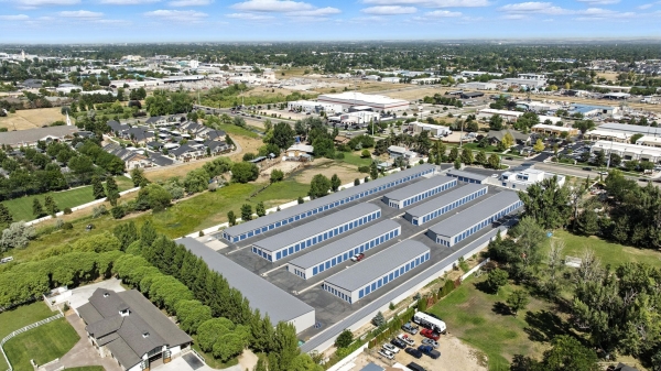 Facility photo: //images.sparefoot.com/medium/24281968ffb973b09bf.jpg